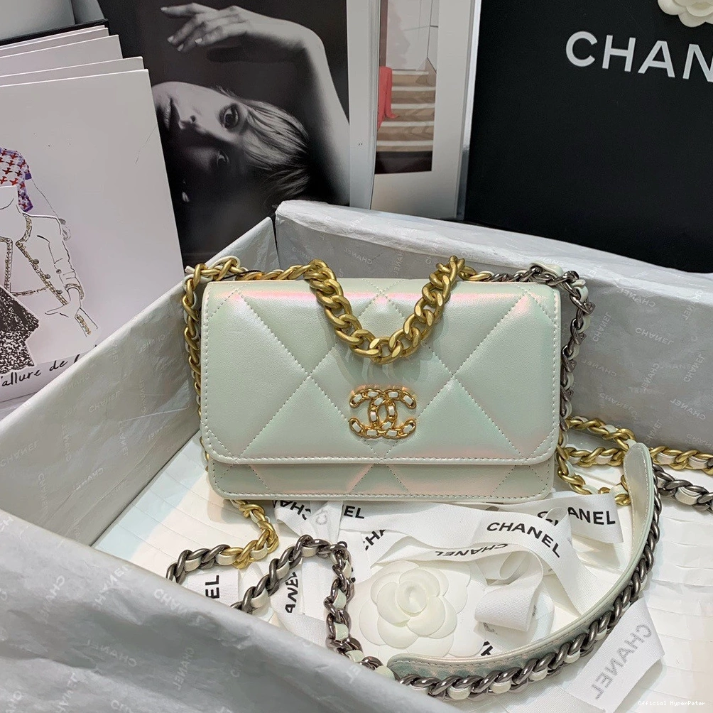 HyperPeter WALLET CHANEL19 ON CHAIN 0815